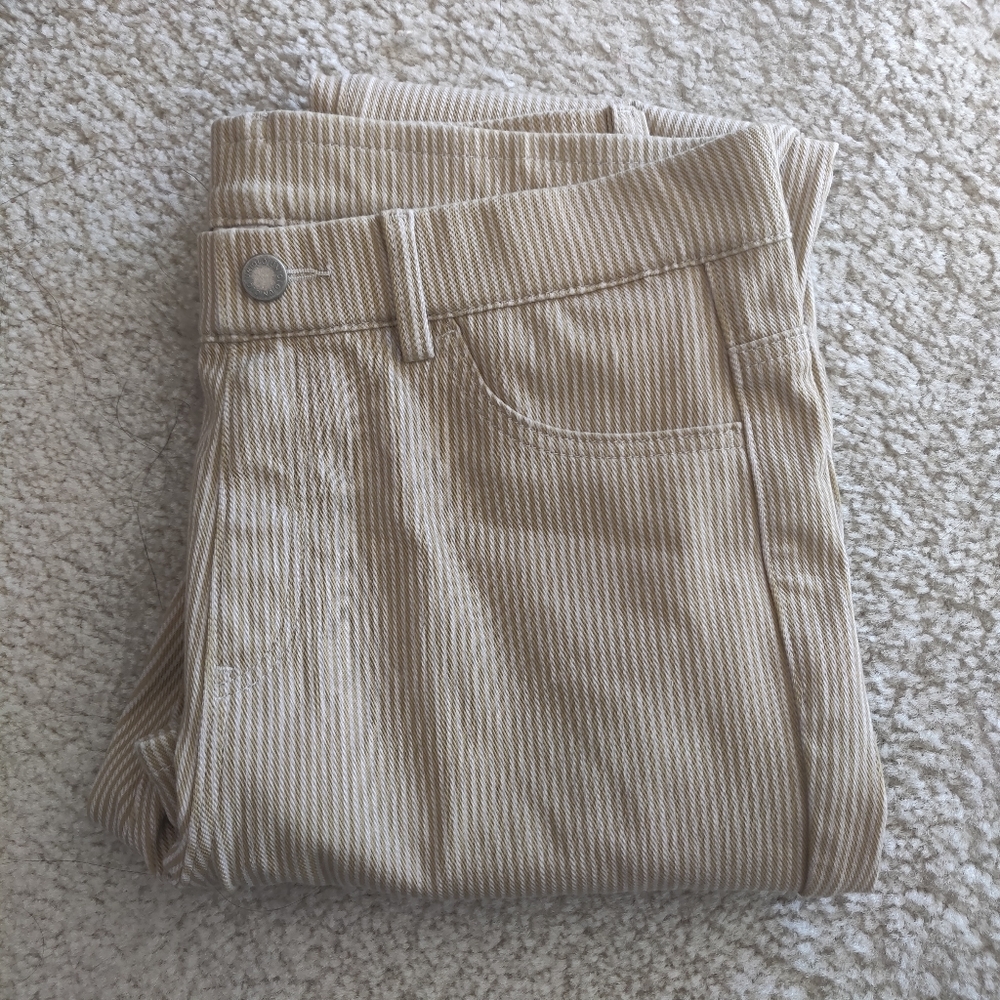 Tan / yellow and white striped pants
